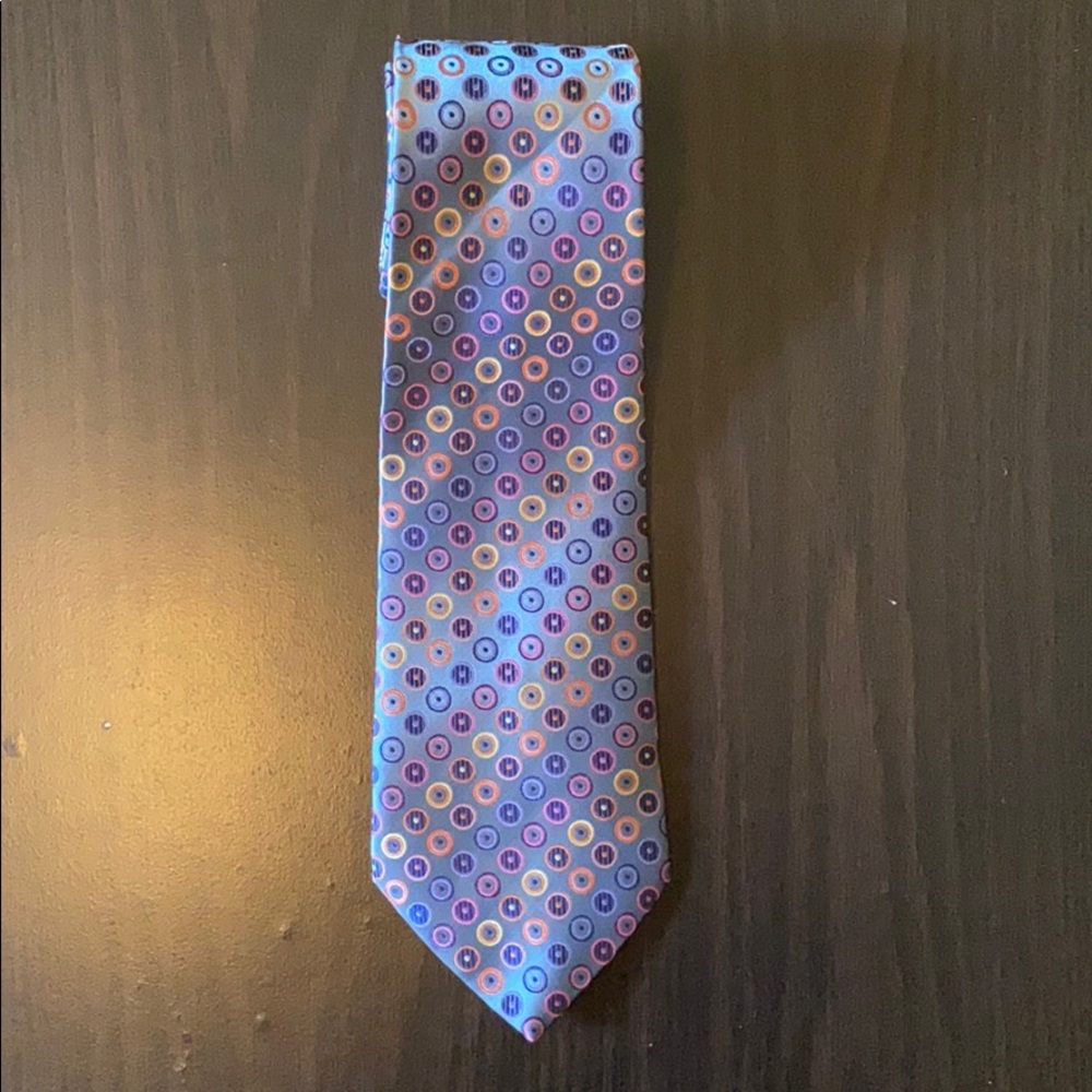 Kailong Blue, Spotted Necktie